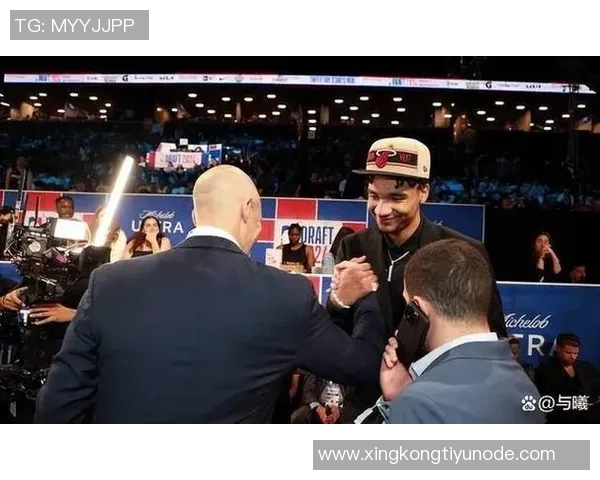 约维奇深情表白巴特勒称其为兄弟与榜样绝不说坏话