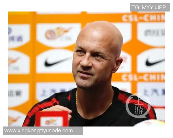 阿贾克斯计划邀请小克鲁伊夫担任技术总监以寻找新任主帅