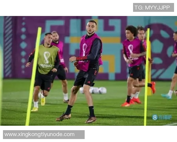 利物浦与拜仁争夺德巴斯特拜仁将其视为于帕接班人