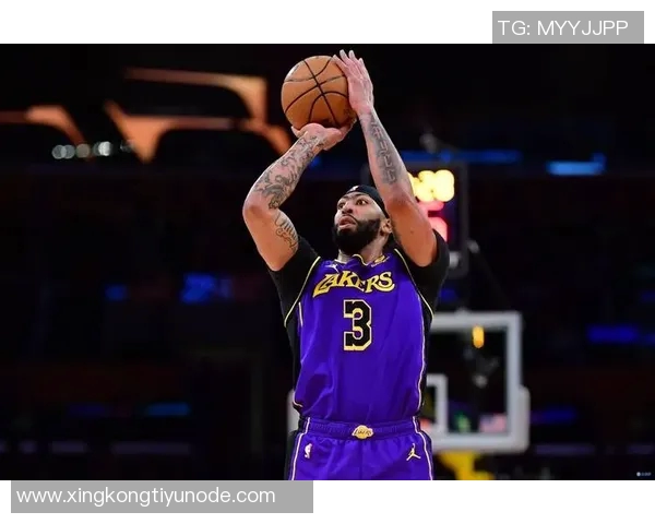 浓眉首节表现稳健轻松斩获5分5板1助展现强大状态 浓眉首节表现稳健轻松斩获5分5板1助展现强大状态