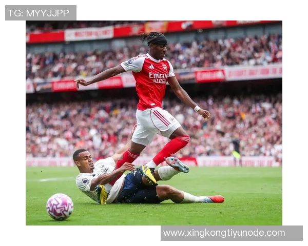 英超积分榜混乱不堪枪手领先曼城黑猫19分四队紧追其后 英超积分榜混乱不堪枪手领先曼城黑猫19分四队紧追其后